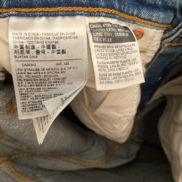 Levi’s Premium Wedgie Straight Leg Raw Hem (2019) Capital E, 27x26 NWT, $98 MSRP - Picture 6 of 14